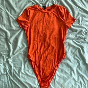 Shein orange shirtsleeve body suit - Sz M - NWT
